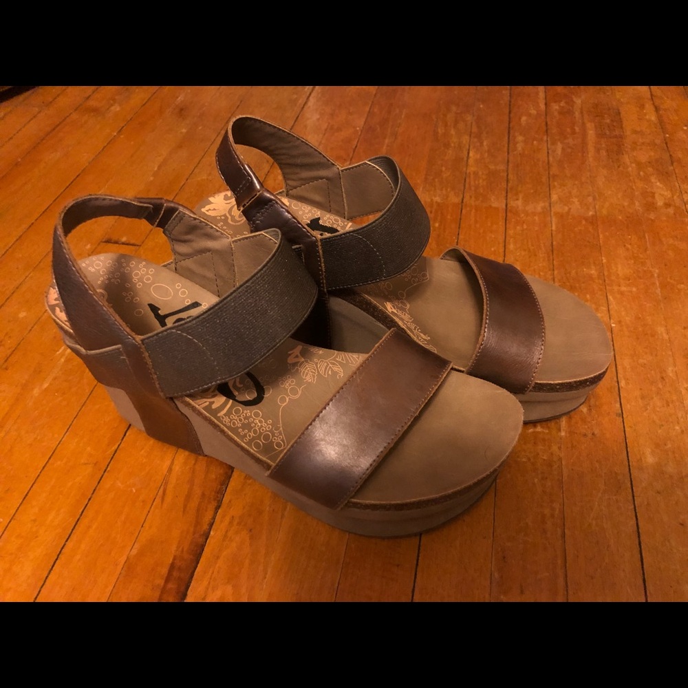 OTBT wedge sandals. Size 9.